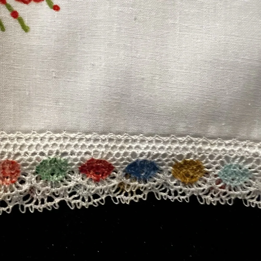 Vintage Hand Painted And Crochet Edged Pillowcases Floral Design White Set Of 2